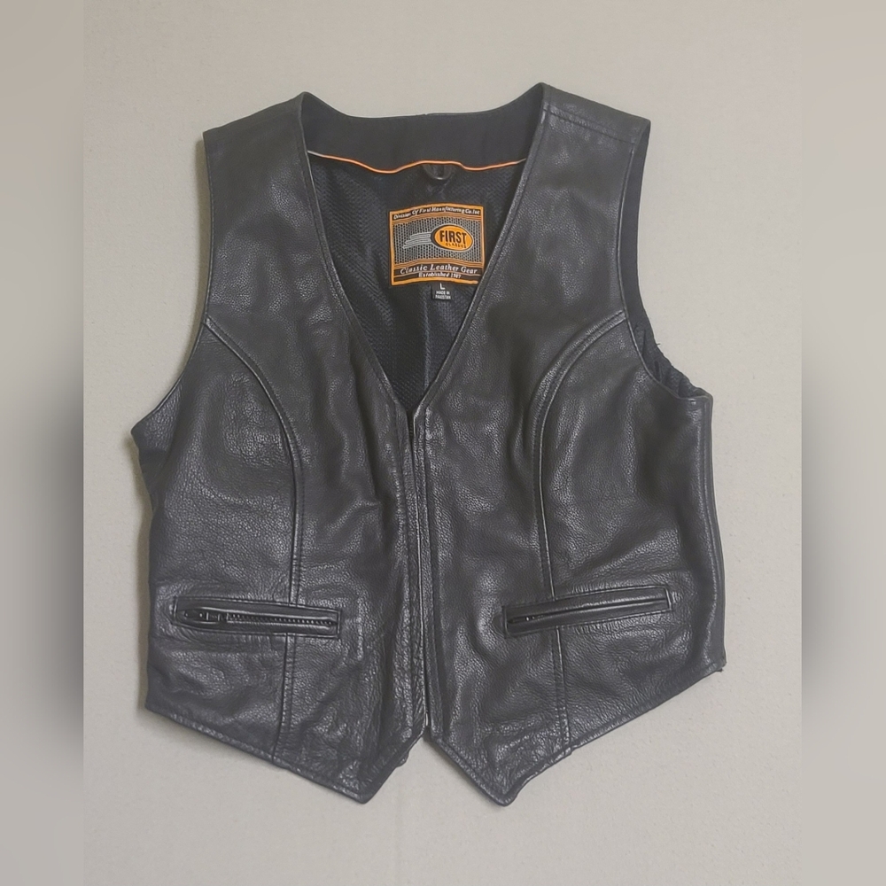 First Classic Leather Gear Women's Motorcycle Vest Size S Zip